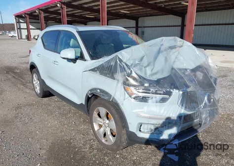 2019 Volvo Xc40 T5 Momentum/T5 R-Design from USA, damaged, VIN YV4162XZ1K2019034